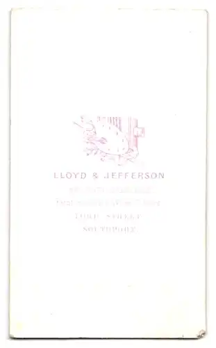Fotografie Lloyd & Jefferson, Southport, Lord Street, Mädchen im gepunkteten Kleid
