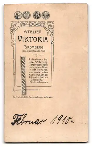 Fotografie Atelier Viktoria, Bromberg, Danzigerstrasse 157, Bürgersohn in elegantem Anzug