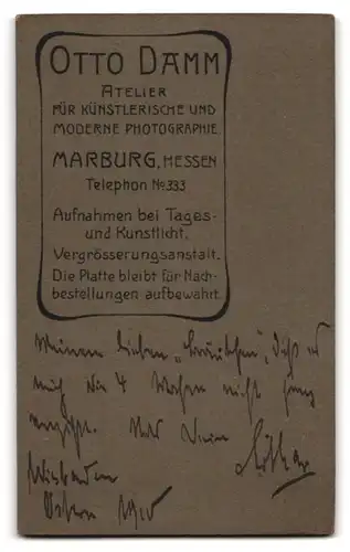 Fotografie Otto Damm, Marburg /Hessen, Junger Herr im Anzug mit Oberlippenbart