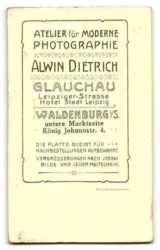 Fotografie A. Dietrich, Glauchau, Leipziger-Strasse, Freundlicher älterer Mann mit Brille und Schnauzbart