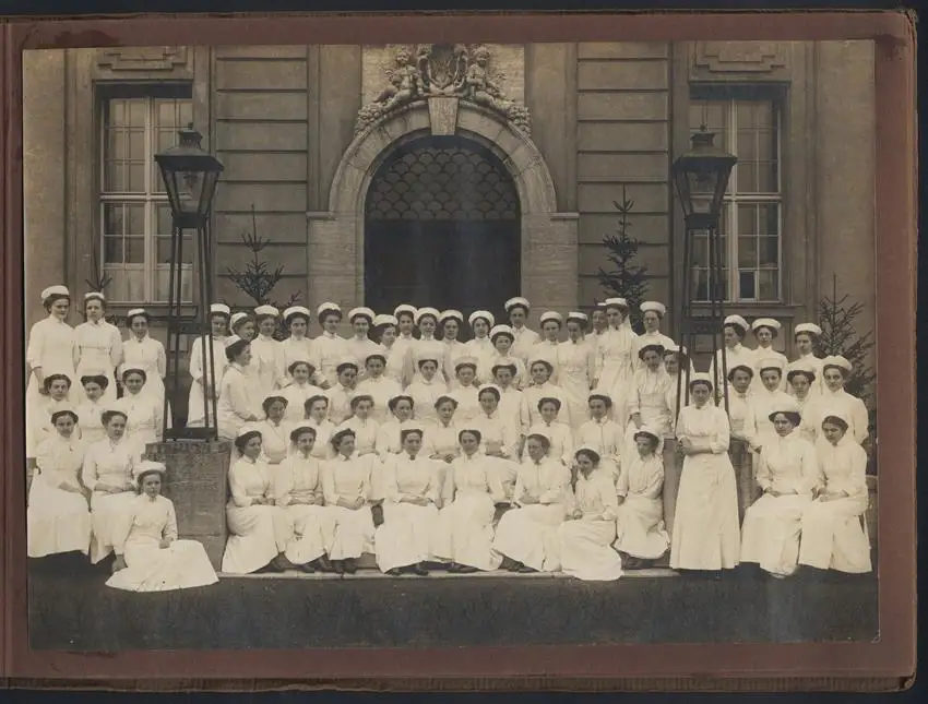 Fotoalbum 50 Fotografien, Ansicht Berlin-Charlottenburg, Heubnerweg 6, Kaiserin Auguste Viktoria-Haus, Säuglingsheim 0