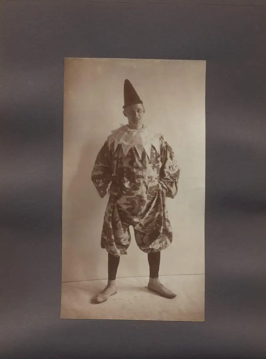 Fotoalbum 19 Fotografien, Bayerische Trachten, Kostüme & Mode, Trachtenmädchen, Tänzerinnen & Bühnenkostüme 9