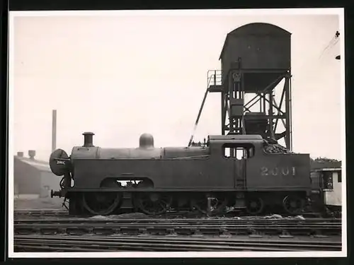 Fotografie Eisenbahn Gross Britannien, Dampflok Lokomotive Nr. 2001 mit geöffneter Kesselluke