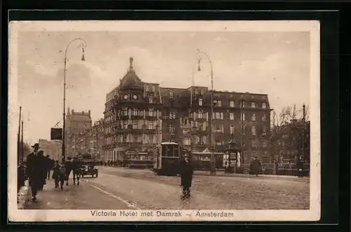 AK Amsterdam, Victoria Hotel met Damrak, Strassenbahn