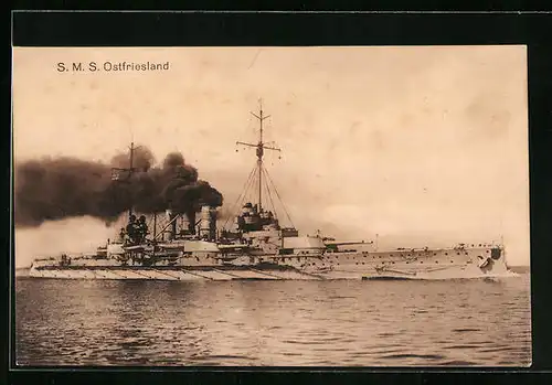 AK Kriegsschiff SMS Ostfriesland gibt Volldampf