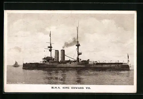 AK Britisches Kriegsschiff HMS King Edward VII. auf hoher See