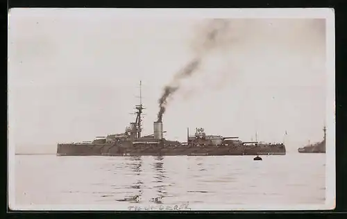 AK Britisches Kriegsschiff HMS Thunderer den Hafen verlassend