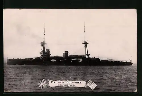 AK Kriegsschiff HMS Neptune der britischen Marine heizt die Kessel an