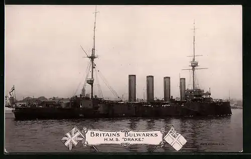 AK Britisches Kriegsschiff HMS Drake in den Hafen einfahrend