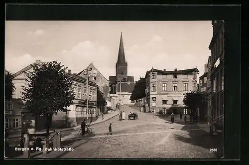 AK Bergen /Rügen, Blick aus der Bahnhofstrasse zur Kirche