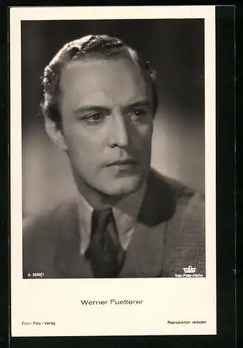 AK Schauspieler Werner Fuetterer in Denkerpose