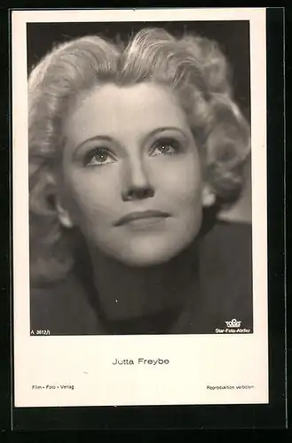 AK Schauspielerin Jutta Freybe nach oben blickend