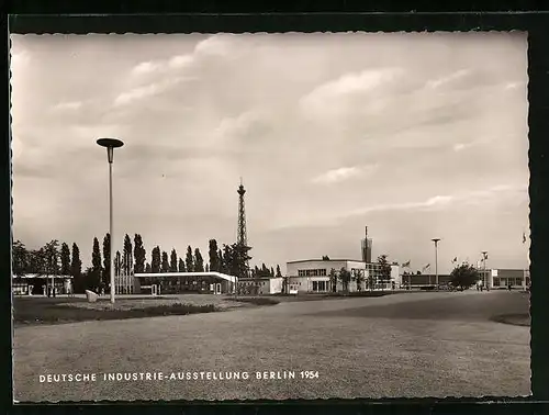 AK Berlin, Deutsche Industrie-Ausstellung 1954, Ausstellungsgelände mit Pavillon Canadas