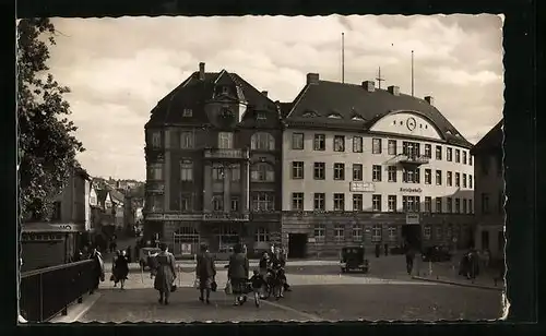 AK Weissenfels, Strassenpartie mit Sparkasse