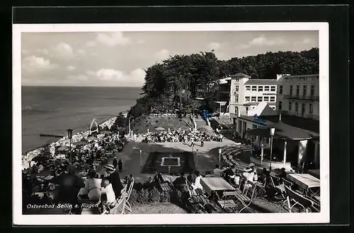 AK Sellin /Rügen, Strandpromenade mit Badegästen