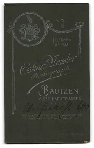 Fotografie Oskar Meister, Bautzen, Seminarstrasse 6, Fräulein im Kleid mit Spitze