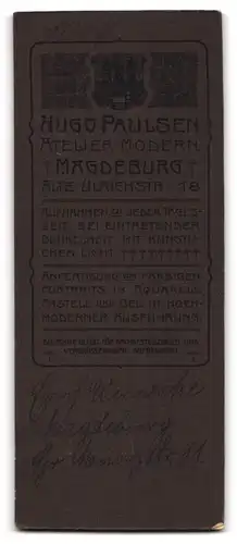 Fotografie Hugo Paulsen, Magdeburg, Alte Ulrichstr. 18, junger Herr mit Anzug und Schirm