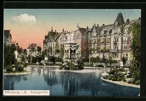 AK Offenburg i. B., Volksgarten mit Flaneuren