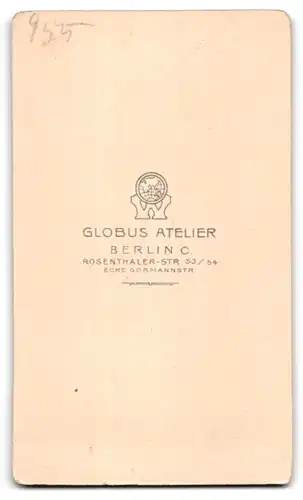 Fotografie Atelier Globus, Berlin-C., Rosenthaler-Str. 53-54 Ecke Gormannstr., Bürgerliche Dame im modischen Kleid