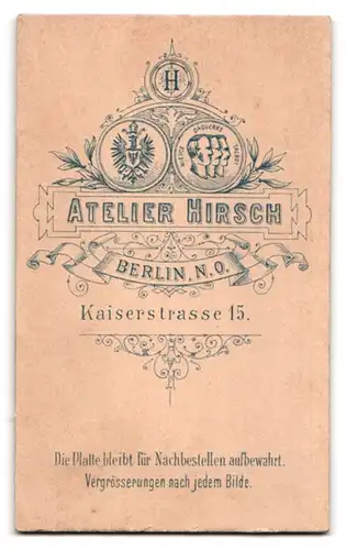 Fotografie Atelier Hirsch, Berlin-NW, Kaiserstr. 15, Junger Herr im Anzug mit Oberlippenbart