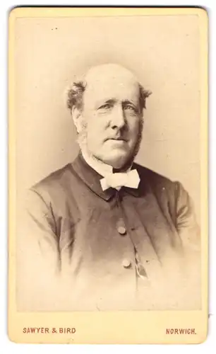 Fotografie Sawyer & Bird, Norwich, Älterer Herr mit Chin-Strap