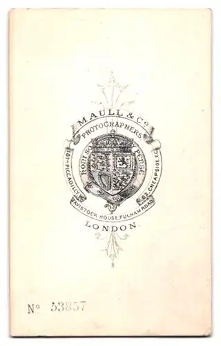 Fotografie Maull & Co, London, 62. Cheapside, Junger Knabe im Halbprofil mit weissem Kragen