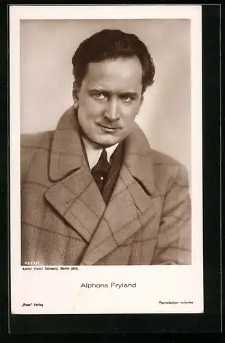 AK Schauspieler Alphons Fryland in karierter Jacke