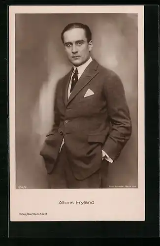 AK Schauspieler Alfons Fryland mit Händen in den Taschen