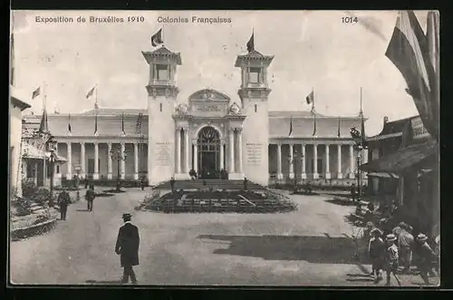 AK Bruxélles, Exposition Universelle 1910, Besucher vor grossem Portal