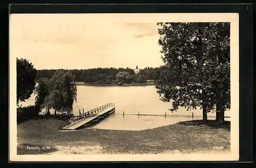 AK Templin /U.-M., Freibad am Templiner See mit Bootssteg