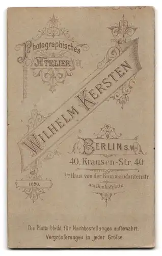 Fotografie Wilhelm Kersten, Berlin-SW, Krausen-Str. 40, Bürgerliche Dame in modischer Kleidung