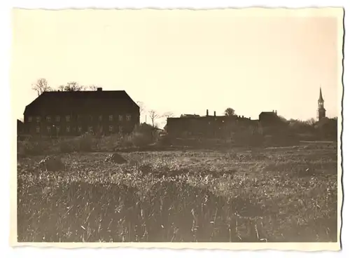 11 Fotografien unbekannter Fotograf, Ansicht Lunden, Bahnhof, Kirche, Hafeneinfahrt, verschiedene Ortsansichten