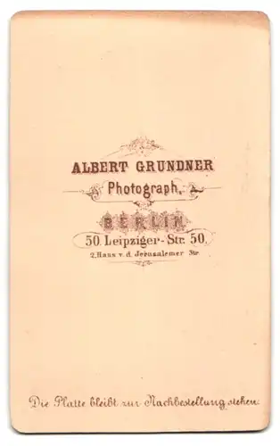 Fotografie Albert Grundner, Berlin, Leipziger Str. 50, Herr mit Schnauzbart
