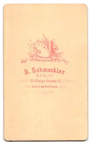 Fotografie H. Schmuckler, Berlin, Königs-Str. 52, Herr im Anzug mit Vollbart