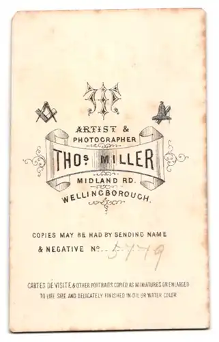 Fotografie T. Miller, Wellingborough, Midland Rd., Herr im Anzug mit Vollbart