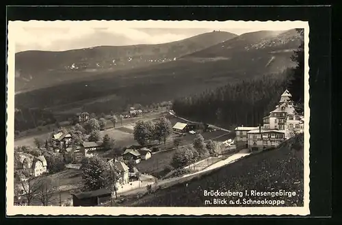 AK Brückenberg i. Riesengebirge, Teilansicht mit Blick nach der Schneekoppe