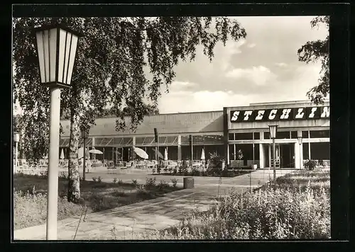 AK Neuglobsow, FDGB-Erholungszentrum Stechlin mit Terrasse