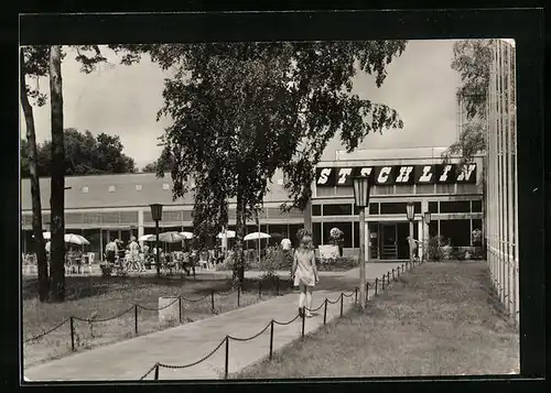 AK Neuglobsow /Gransee, Zugang zum FDGB-Erholungszentrum Stechlin