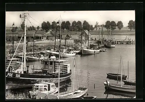 AK Kirchdorf /Poel, Hafen mit Segelboten