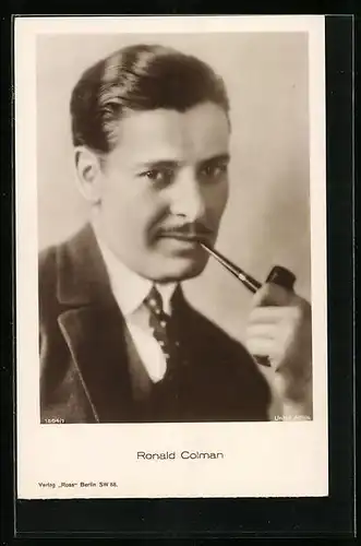 AK Schauspieler Ronald Colman mit Pfeife