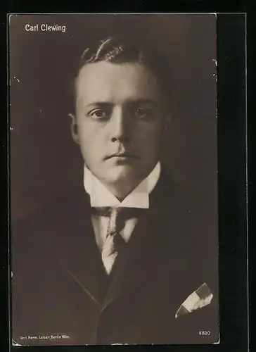 AK Schauspieler Carl Clewing mit ernster Miene