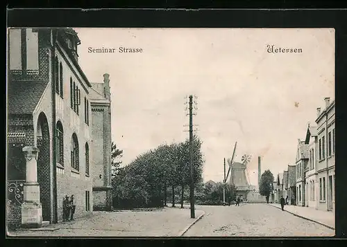 AK Uetersen, Seminar Strasse mit Windmühle