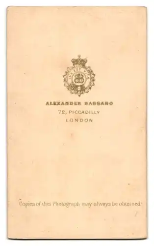 Fotografie Alexander Bassano, London, 72, Piccadilly, Modisch gekleideter Herr mit Schnauzbart