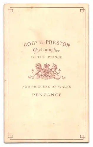 Fotografie Robt. H. Preston, Penzance, Bürgerlicher Herr im Anzug mit Bart