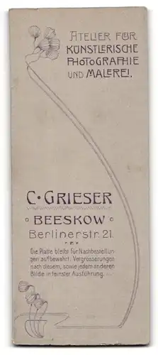 Fotografie C. Grieser, Beeskow, Berlinerstr. 21, Halbwüchsiger Knabe in modischer Kleidung