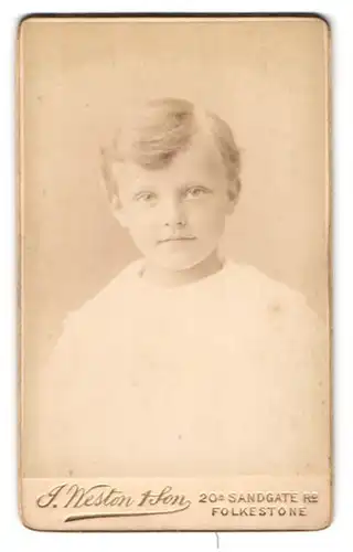Fotografie Weston & Son, Folkestone, 20A. Sandgate Road, Porträt eines jungen Knabens