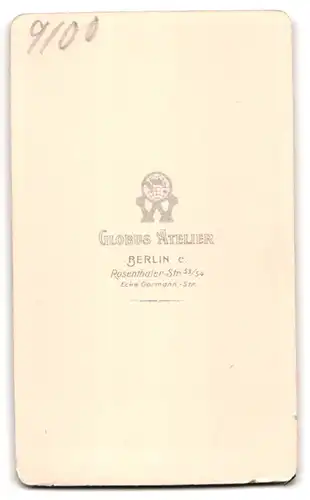 Fotografie Atelier Globus, Berlin-C., Rosenthaler-Str. 53-54 Ecke Gormannstr., Bürgerlicher Herr im Anzug mit Bart