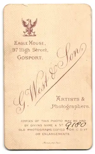 Fotografie G. West & Son, Gosport, 97, High Street, Junger Herr im Anzug mit Chin-Strap