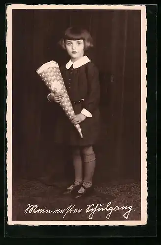 AK Mädchen mit Zuckertüte, Schulanfang