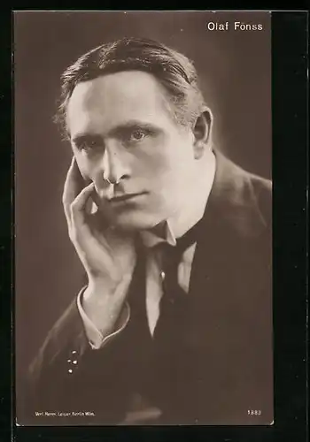 AK Schauspieler Olaf Fönss mit nachdenklichem Bick